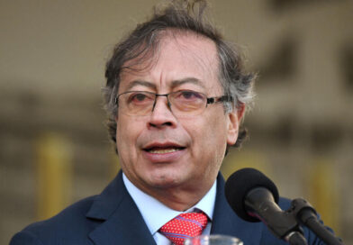 Restrepo contradice a Petro por deuda y cupo externo